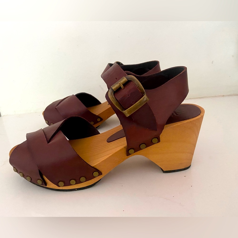 Lisa B Clog Sandals